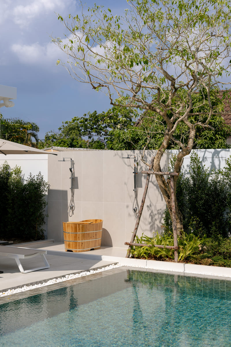 Outdoor bathtub at Le Da Villas